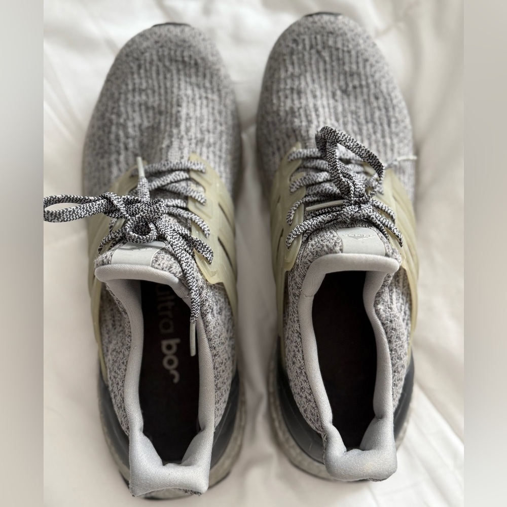 Adidas Ultra Boost - Picture 2 of 4